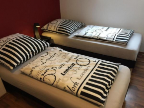 Отель KriDa Apartment  Гарбзен